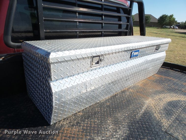 image for item DI0751 2005 Ford F350 Super Duty Crew Cab bale bed pickup truck