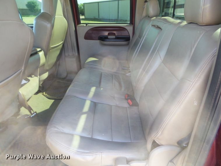 image for item DI0751 2005 Ford F350 Super Duty Crew Cab bale bed pickup truck