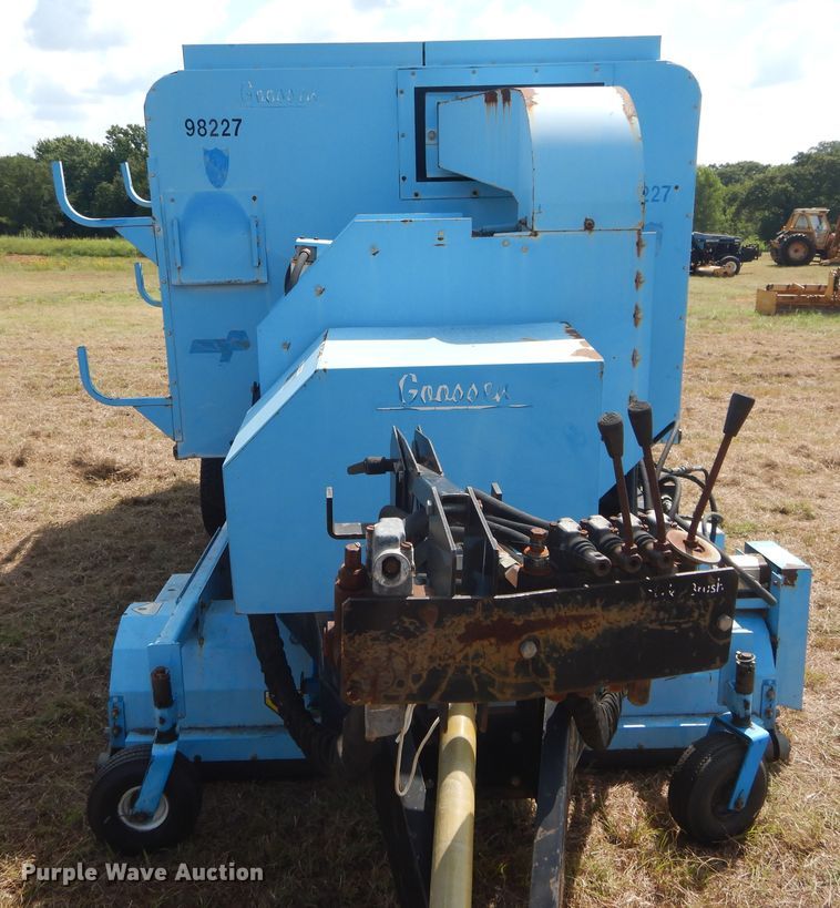 image for item DI1754 Goossen-Versa vacuum