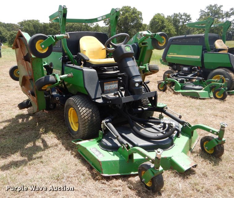 image for item DI1761 John Deere 1600T lawn mower