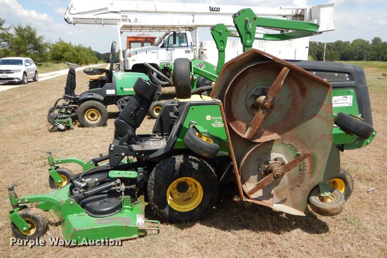 image for item DI1761 John Deere 1600T lawn mower