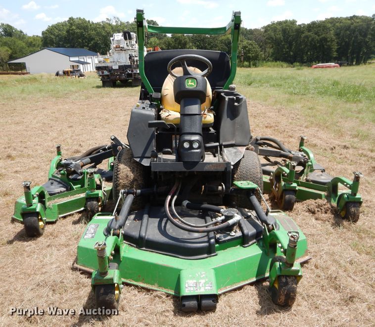 image for item DI1762 John Deere 1600T lawn mower