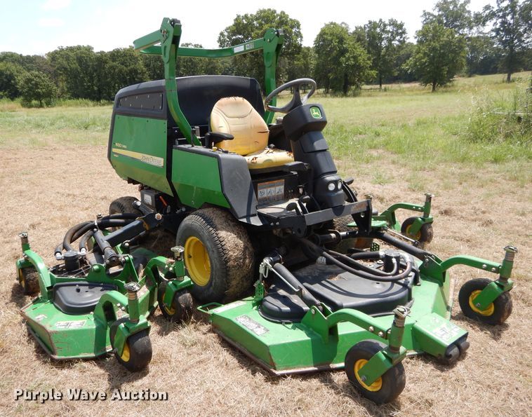 image for item DI1762 John Deere 1600T lawn mower