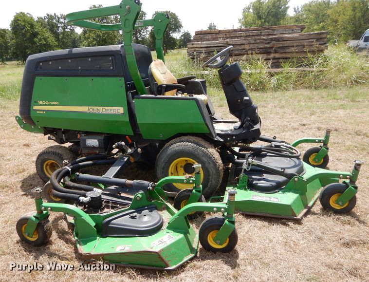 image for item DI1762 John Deere 1600T lawn mower
