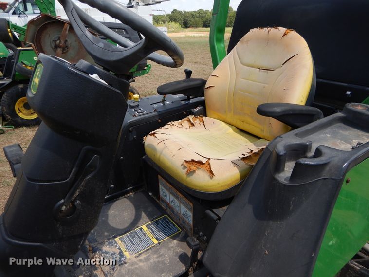 image for item DI1762 John Deere 1600T lawn mower