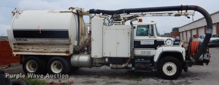 image for item DI2258 1994 Ford L8000 vacuum truck