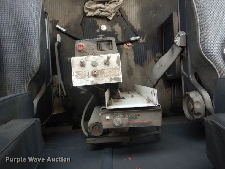 image for item DI2258 1994 Ford L8000 vacuum truck