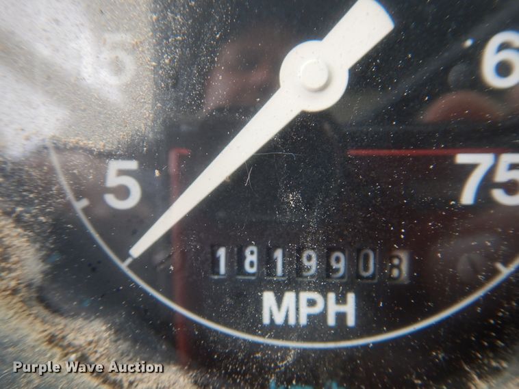 image for item DI2258 1994 Ford L8000 vacuum truck