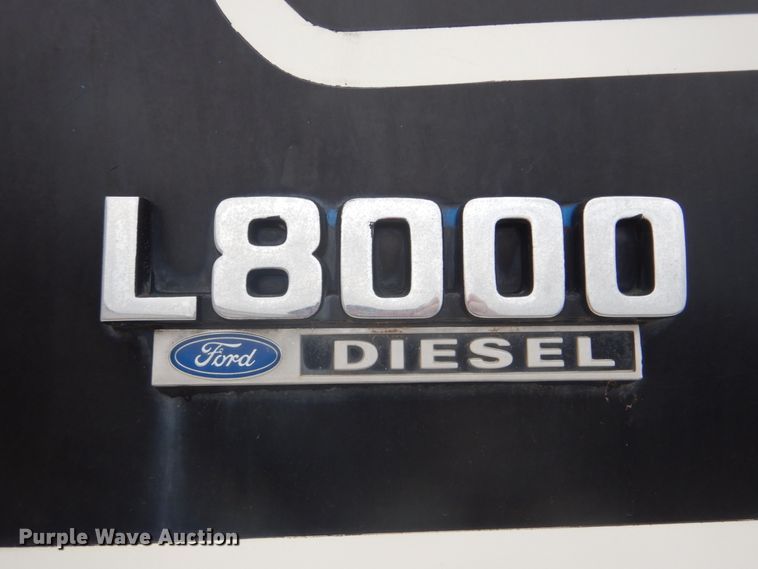 image for item DI2258 1994 Ford L8000 vacuum truck