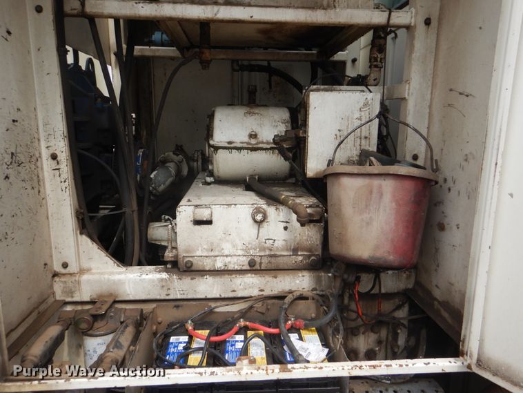 image for item DI2258 1994 Ford L8000 vacuum truck