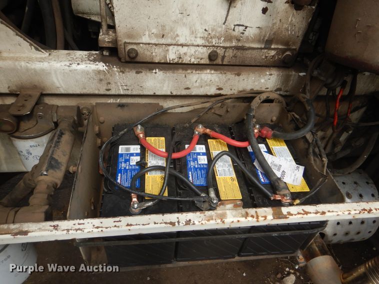 image for item DI2258 1994 Ford L8000 vacuum truck