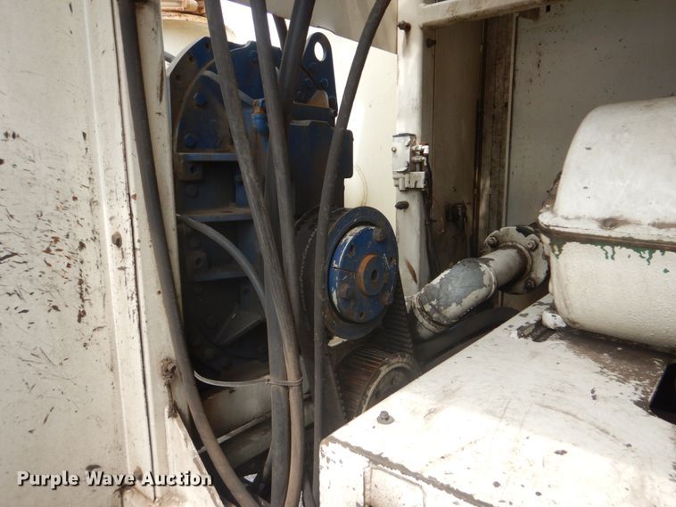 image for item DI2258 1994 Ford L8000 vacuum truck