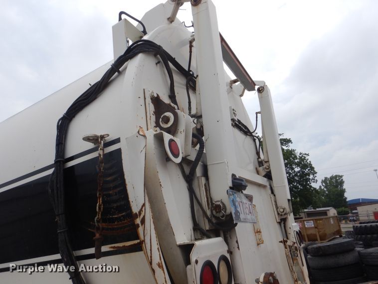 image for item DI2258 1994 Ford L8000 vacuum truck