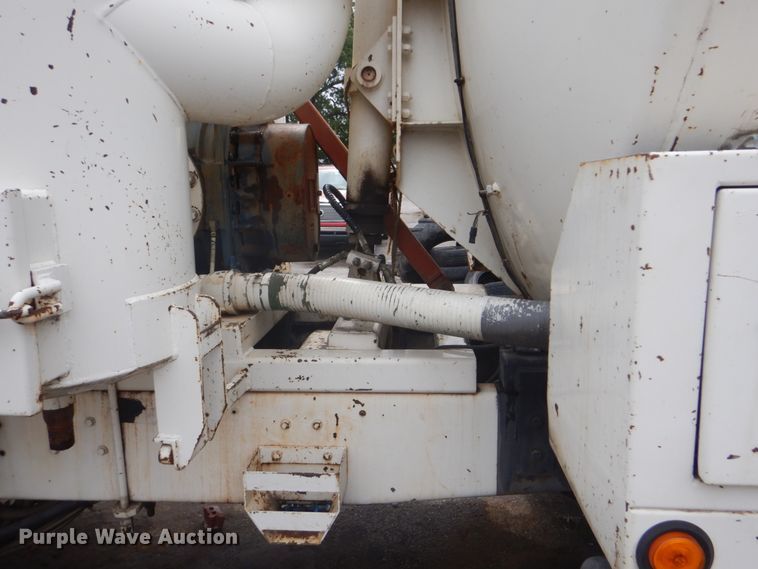 image for item DI2258 1994 Ford L8000 vacuum truck