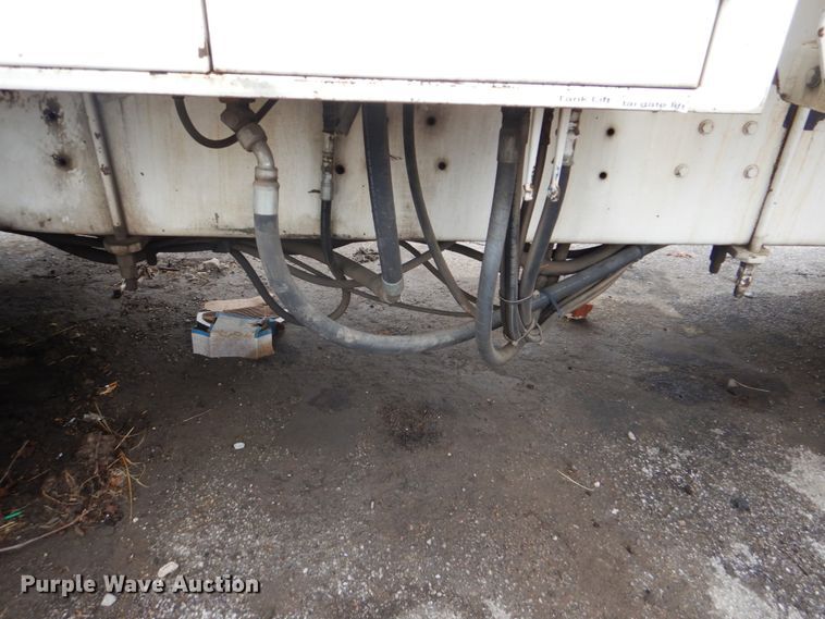 image for item DI2258 1994 Ford L8000 vacuum truck