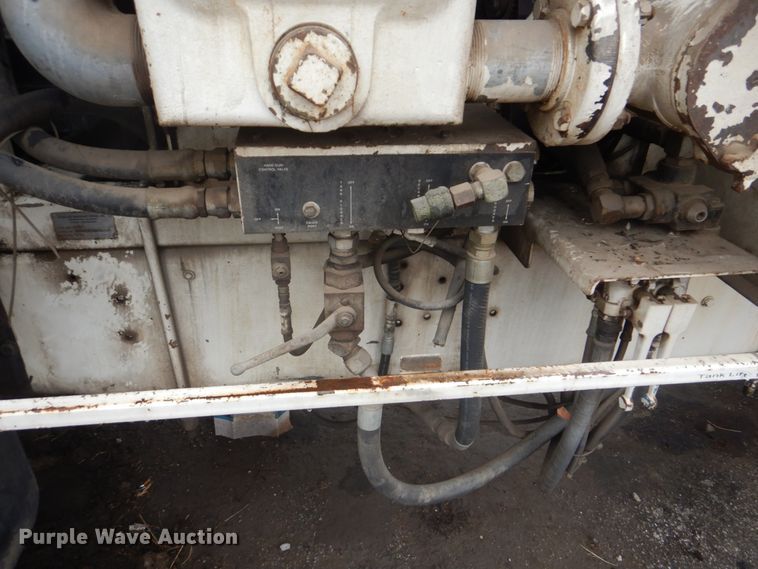 image for item DI2258 1994 Ford L8000 vacuum truck