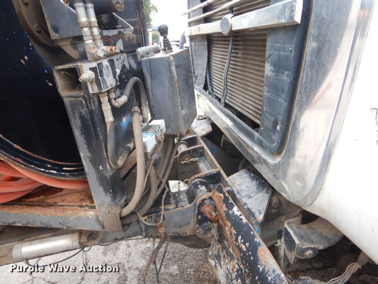 image for item DI2258 1994 Ford L8000 vacuum truck