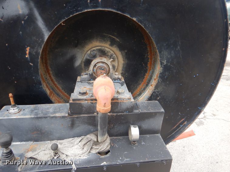 image for item DI2258 1994 Ford L8000 vacuum truck