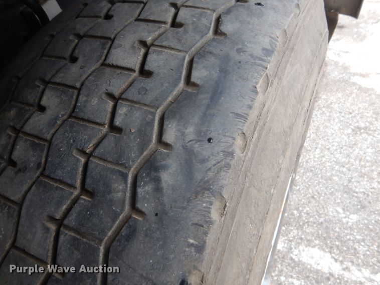 image for item DI2258 1994 Ford L8000 vacuum truck