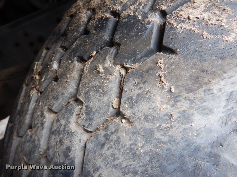 image for item DI2258 1994 Ford L8000 vacuum truck