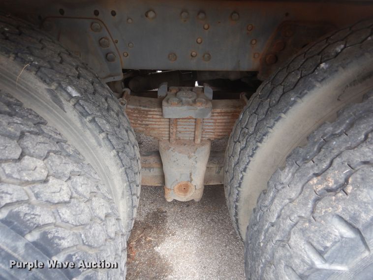 image for item DI2258 1994 Ford L8000 vacuum truck