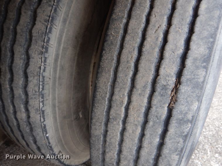 image for item DI2258 1994 Ford L8000 vacuum truck