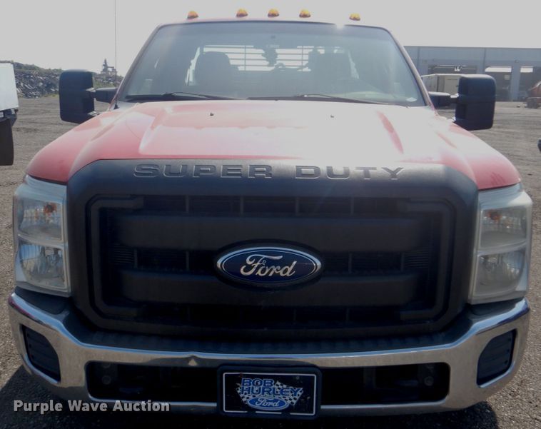 image for item DI2260 2011 Ford F350 Super Duty SuperCab flatbed pickup truck