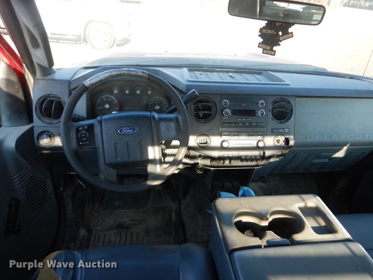 image for item DI2260 2011 Ford F350 Super Duty SuperCab flatbed pickup truck