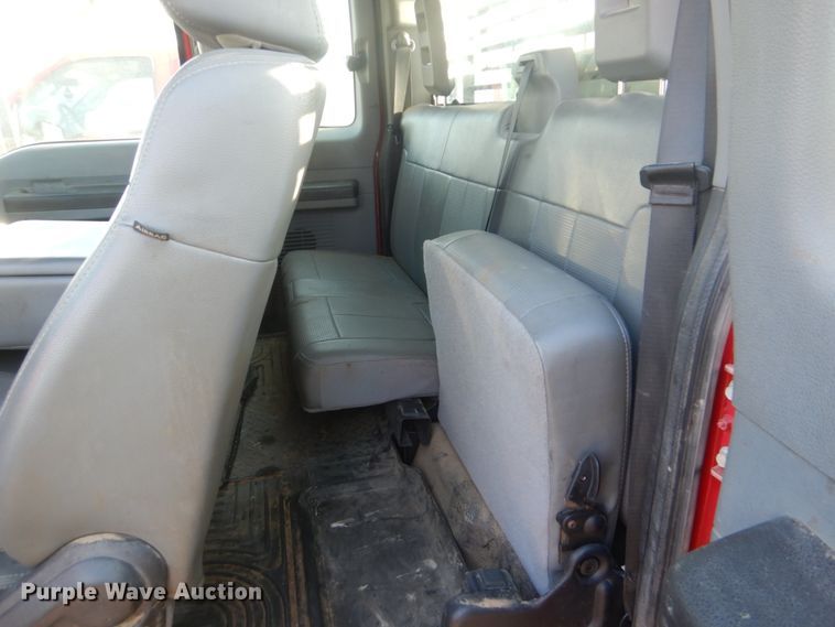 image for item DI2260 2011 Ford F350 Super Duty SuperCab flatbed pickup truck