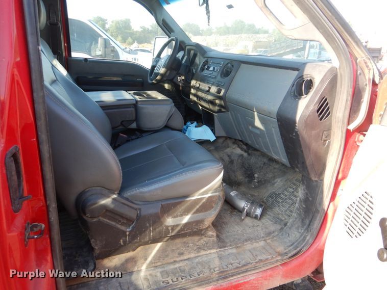 image for item DI2260 2011 Ford F350 Super Duty SuperCab flatbed pickup truck