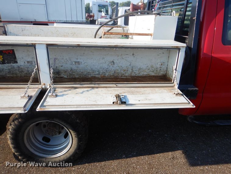 image for item DI2260 2011 Ford F350 Super Duty SuperCab flatbed pickup truck