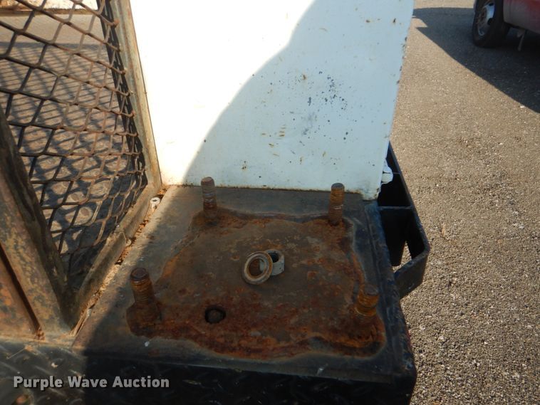 image for item DI2260 2011 Ford F350 Super Duty SuperCab flatbed pickup truck