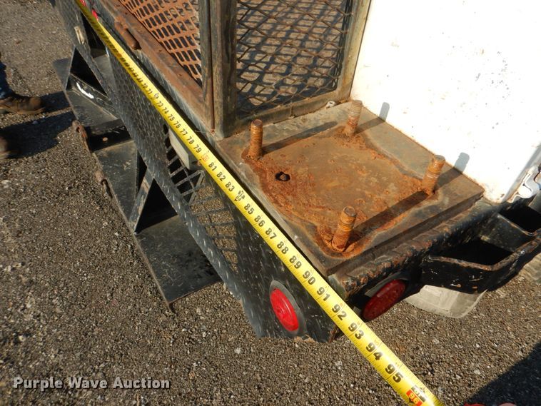 image for item DI2260 2011 Ford F350 Super Duty SuperCab flatbed pickup truck