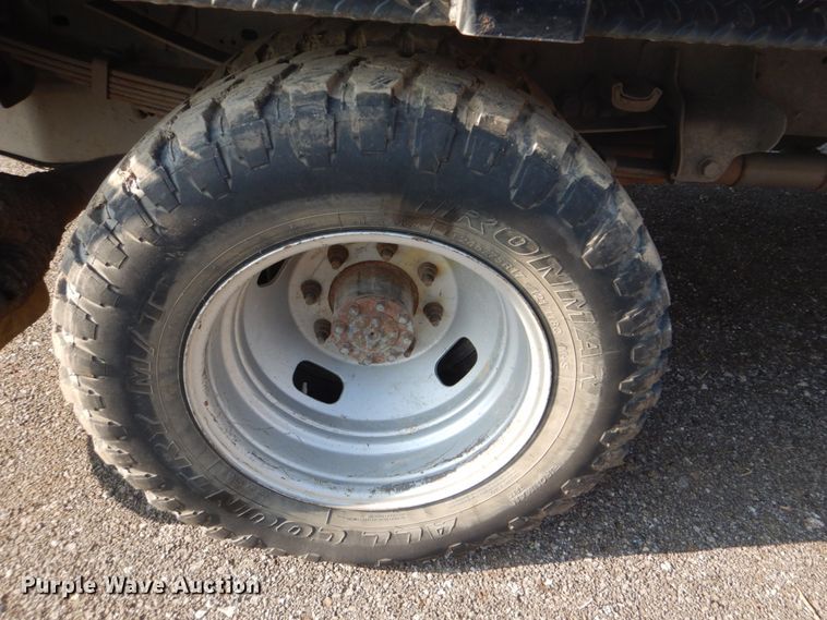 image for item DI2260 2011 Ford F350 Super Duty SuperCab flatbed pickup truck