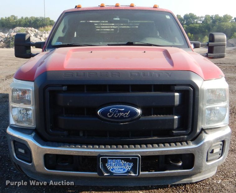 image for item DI2261 2011 Ford F350 Super Duty SuperCab flatbed pickup truck