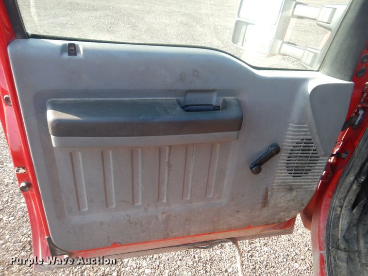 image for item DI2261 2011 Ford F350 Super Duty SuperCab flatbed pickup truck