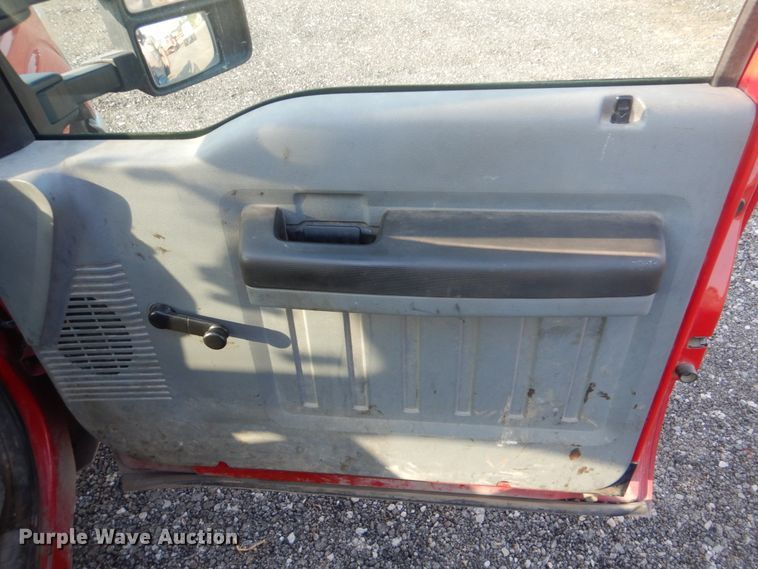 image for item DI2261 2011 Ford F350 Super Duty SuperCab flatbed pickup truck