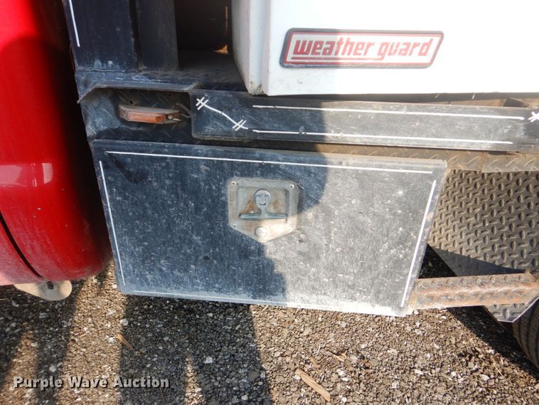 image for item DI2261 2011 Ford F350 Super Duty SuperCab flatbed pickup truck