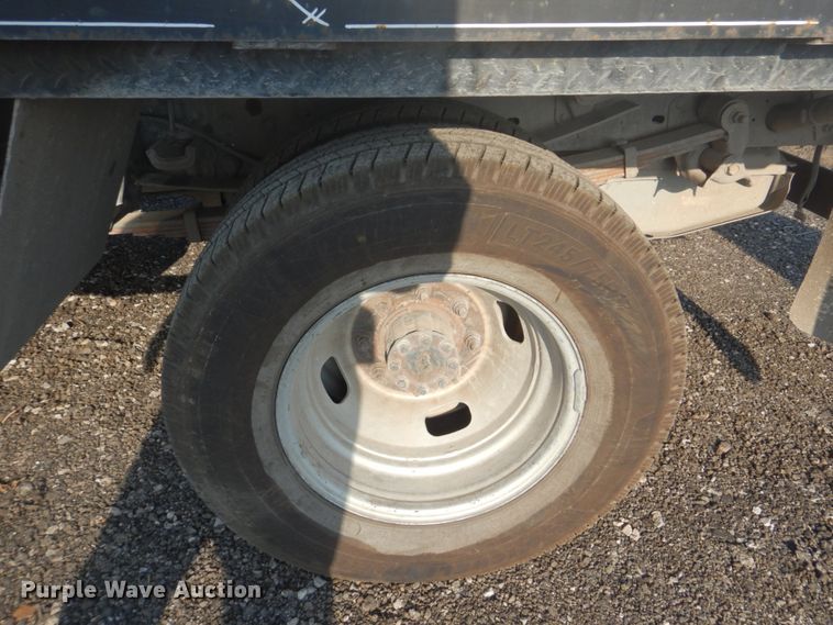 image for item DI2261 2011 Ford F350 Super Duty SuperCab flatbed pickup truck