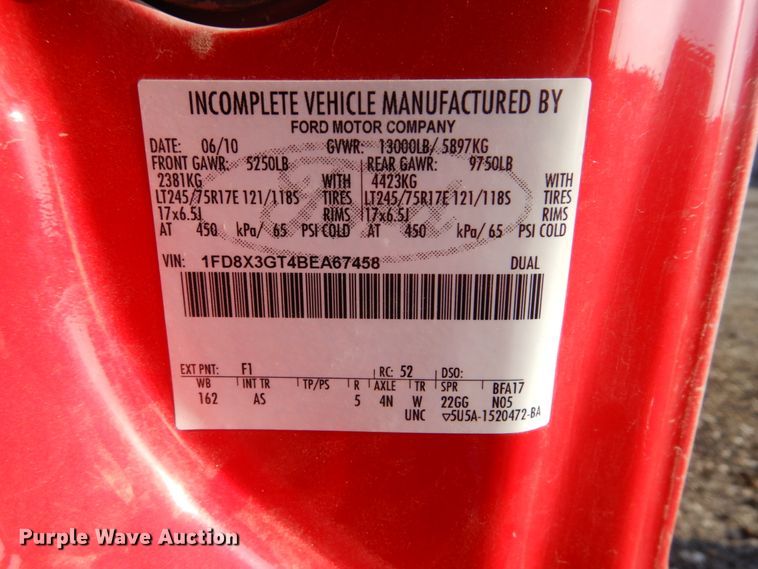 image for item DI2261 2011 Ford F350 Super Duty SuperCab flatbed pickup truck