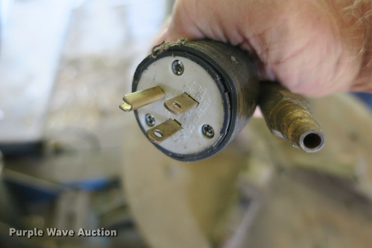 image for item EA9371 Monty 1510 tire changer