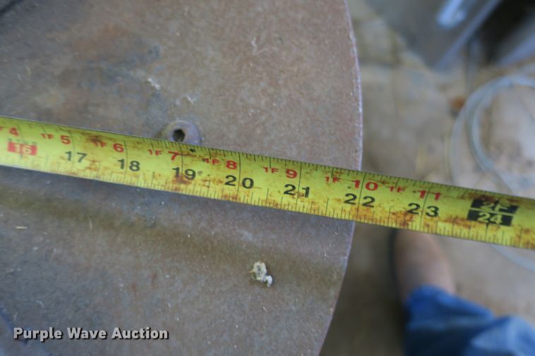 image for item EA9371 Monty 1510 tire changer