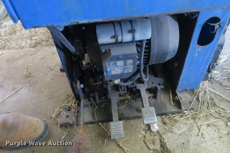 image for item EA9371 Monty 1510 tire changer