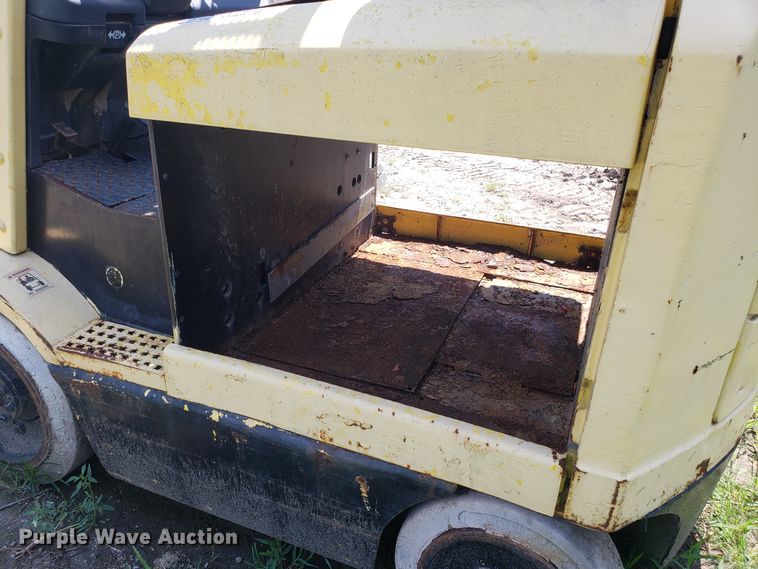 image for item ET9809 Hyster E45XM forklift