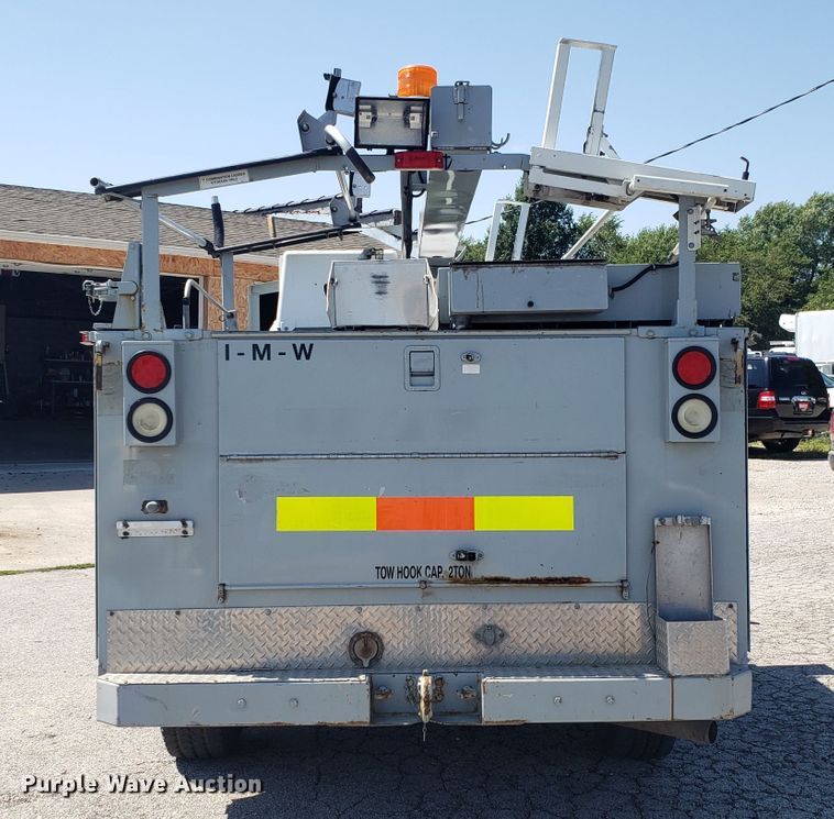 image for item ET9819 2006 Ford F350 Super Duty utility bed pickup truck