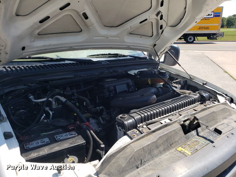 image for item ET9819 2006 Ford F350 Super Duty utility bed pickup truck