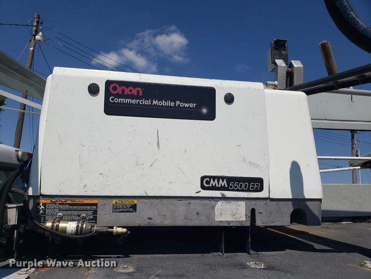 image for item ET9819 2006 Ford F350 Super Duty utility bed pickup truck