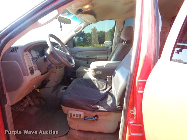 image for item FC9756 2003 Dodge Ram 3500 Quad Cab flatbed pickup truck