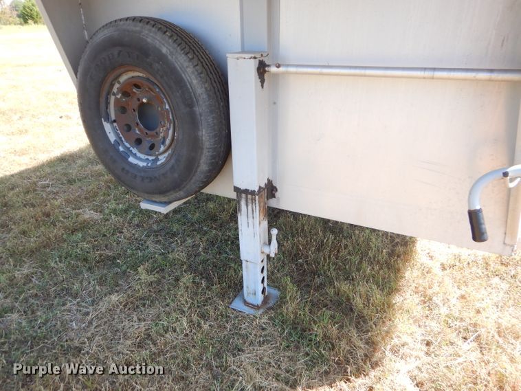 image for item FC9758 2003 Sundowner Sunlite livestock trailer