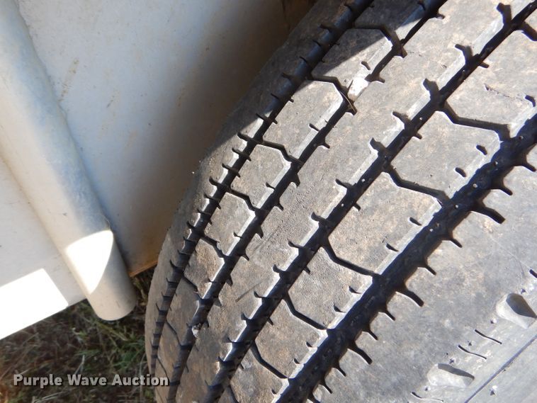 image for item FC9758 2003 Sundowner Sunlite livestock trailer